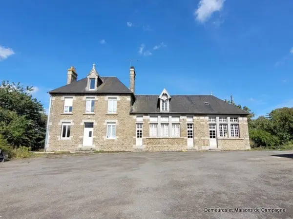 SAINT-HILAIRE DU HARCOUËT 50600 – Vente maison/villa 7&nbsp;pièces 5&nbsp;chambres