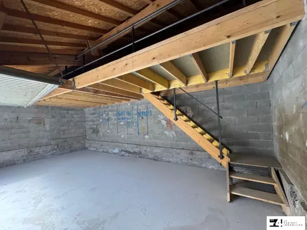 BOUSSENS 31360 – Vente parking/box