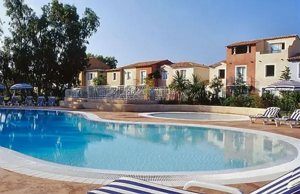 GIENS 83400 – Vente Appartement 3&nbsp;pièces 2&nbsp;chambres