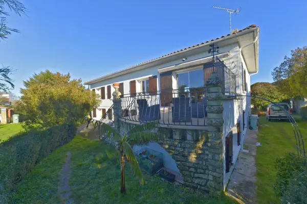 SEMUSSAC 17120 – Vente maison/villa 9&nbsp;pièces 7&nbsp;chambres