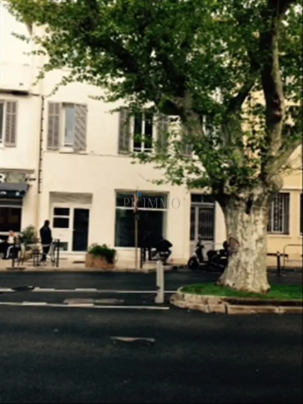 Saint-Raphaël 83700 – Location local