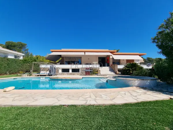 Saint-Raphaël 83700 – Vente maison/villa 8&nbsp;pièces 6&nbsp;chambres