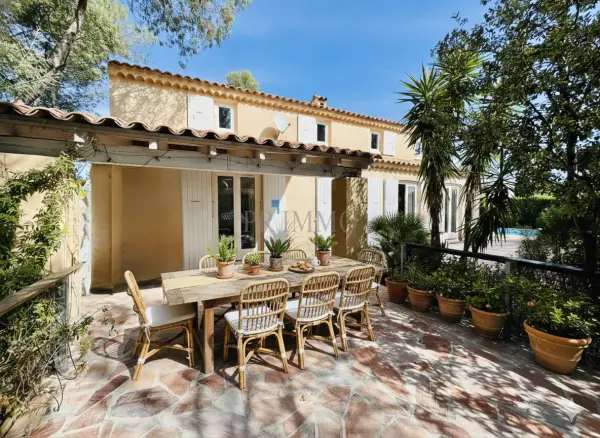 Saint-Raphaël 83700 – Vente maison/villa 6&nbsp;pièces 5&nbsp;chambres
