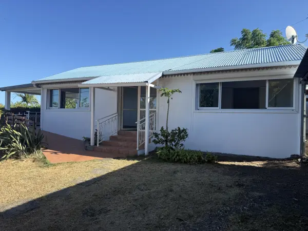 Saint-Leu 97436 – Location maison/villa 6&nbsp;pièces 4&nbsp;chambres