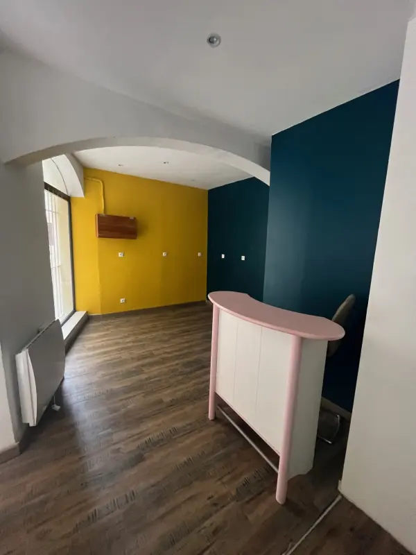 Nîmes 30900 – Vente local