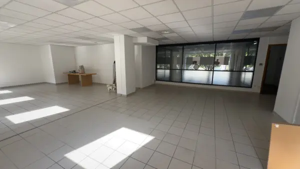 Nîmes 30900 – Location bureaux
