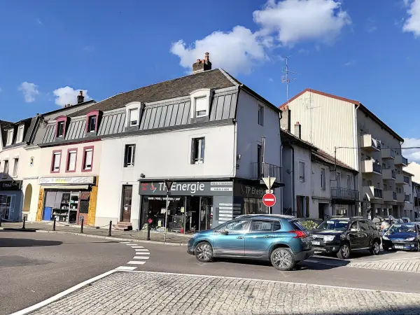 Lure 70200 – Vente immeuble 6&nbsp;pièces