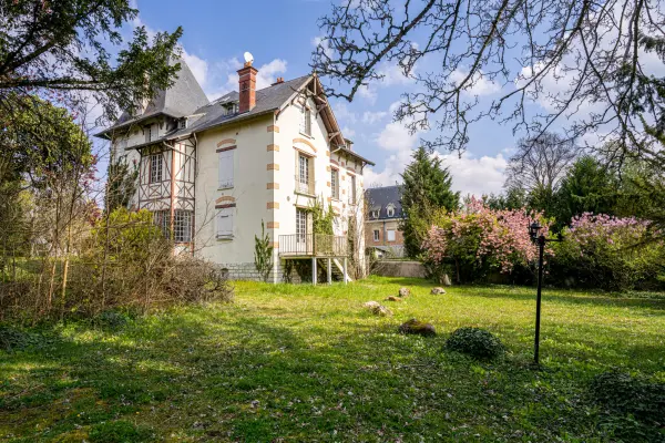 Fontainebleau 77300 – Vente maison/villa 13&nbsp;pièces 11&nbsp;chambres