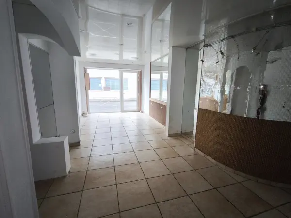 Le Grau-du-Roi 30240 – Location local