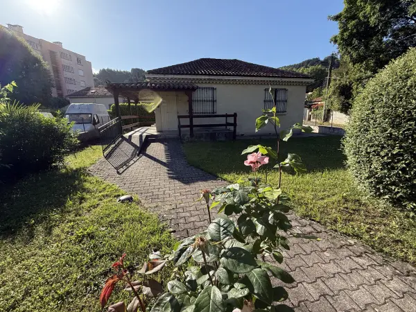 Le Vigan 30120 – Location local