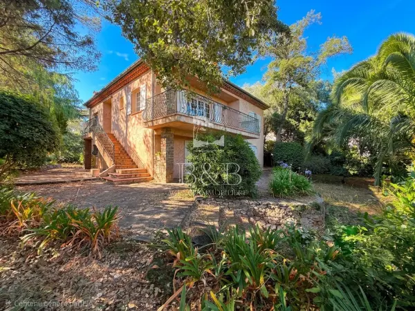 Saint-Raphaël 83700 – Vente maison/villa 5&nbsp;pièces 4&nbsp;chambres