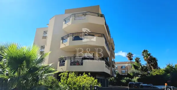 Saint-Raphaël 83700 – Vente appartement 3&nbsp;pièces 2&nbsp;chambres