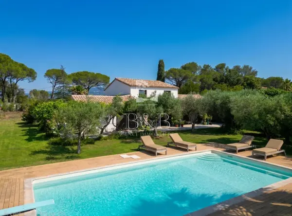 Roquebrune-sur-Argens 83520 – Vente maison/villa 7&nbsp;pièces 4&nbsp;chambres