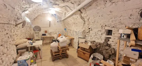 Fréjus 83600 – Vente cave