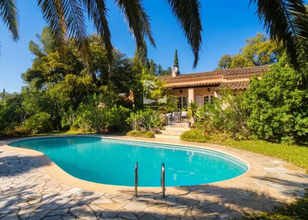 Fréjus 83600 – Vente maison/villa 6&nbsp;pièces 5&nbsp;chambres