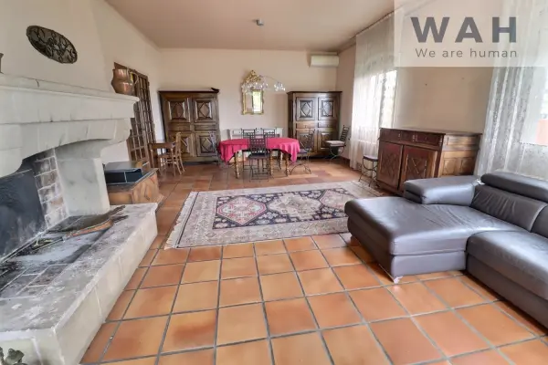 Clermont-l&rsquo;Hérault 34800 – Vente maison/villa 9&nbsp;pièces 6&nbsp;chambres