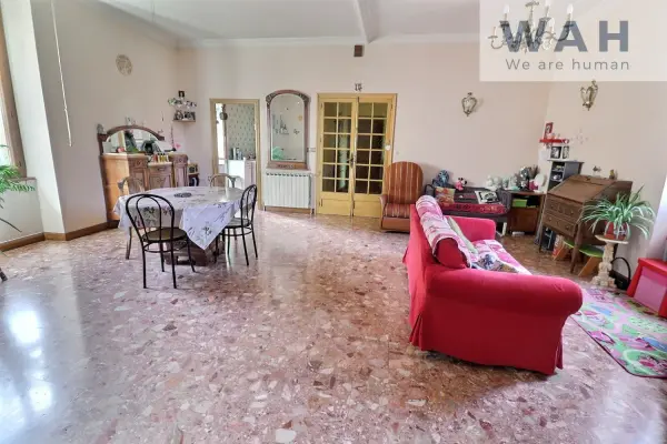 Lodève 34700 – Vente appartement 7&nbsp;pièces 5&nbsp;chambres