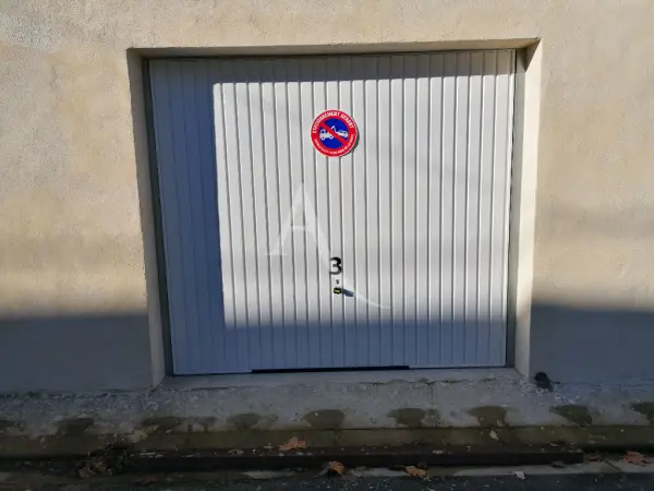 BLAYE LES MINES 81400 – Location parking/box 1&nbsp;pièce