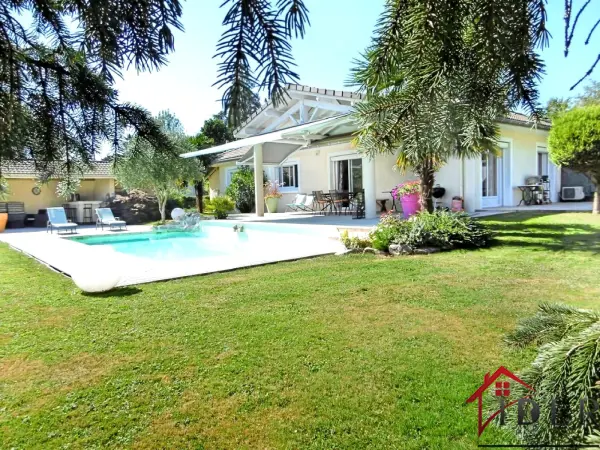 Bourg-en-Bresse 01000 – Vente maison/villa 6&nbsp;pièces 3&nbsp;chambres