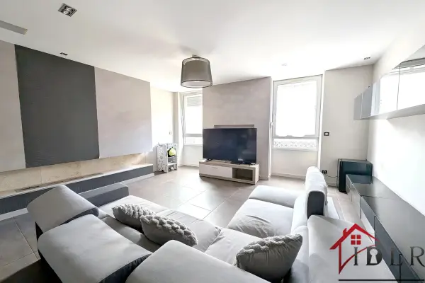 Oyonnax 01100 – Vente appartement 6&nbsp;pièces 4&nbsp;chambres
