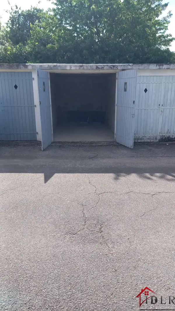 Lons-le-Saunier 39000 – Vente parking/box