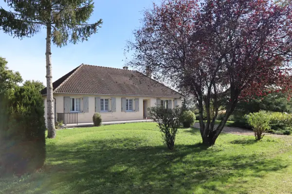 Ainay-le-Château 03360 – Vente maison/villa 5&nbsp;pièces 6&nbsp;chambres