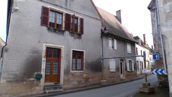 Ainay-le-Château 03360 – Vente maison/villa 8&nbsp;pièces 4&nbsp;chambres