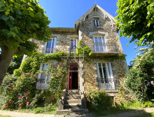 Chennevières-sur-Marne 94430 – Vente maison/villa 9&nbsp;pièces 6&nbsp;chambres