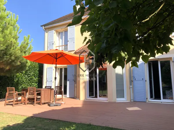 Ormesson-sur-Marne 94490 – Vente maison/villa 5&nbsp;pièces 4&nbsp;chambres