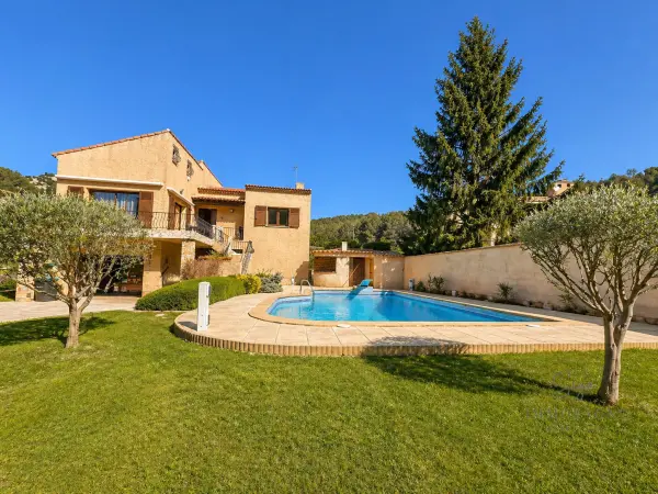 Aubagne 13400 – Vente maison/villa 7&nbsp;pièces 6&nbsp;chambres