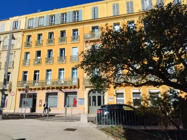 Hyères 83400 – Vente appartement 3&nbsp;pièces 1&nbsp;chambre
