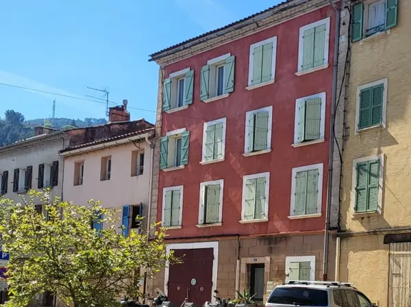 Solliès-Pont 83210 – Vente immeuble