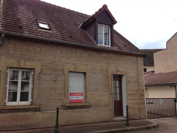 Autun 71400 – Location maison/villa 4&nbsp;pièces 3&nbsp;chambres