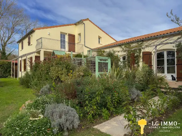 Meursac 17120 – Vente de prestige maison/villa 6&nbsp;pièces 4&nbsp;chambres