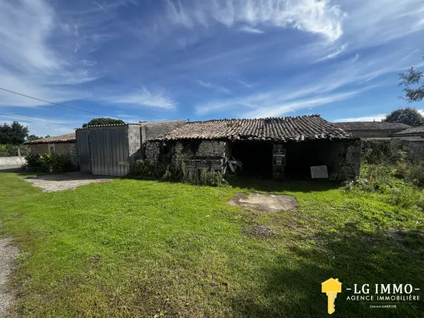 Mirambeau 17150 – Vente parking/box