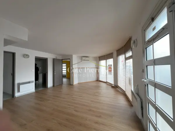 Nîmes 30900 – Vente local