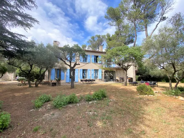 Nîmes 30900 – Vente maison/villa 8&nbsp;pièces 6&nbsp;chambres