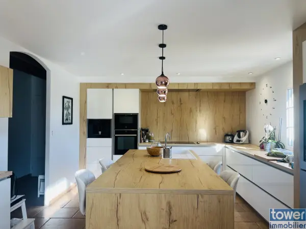 Poucharramet 31370 – Vente local 6&nbsp;pièces 4&nbsp;chambres