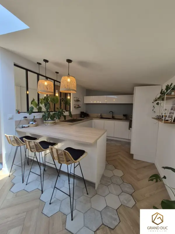 Marseille 13002 – Location appartement 3&nbsp;pièces 2&nbsp;chambres