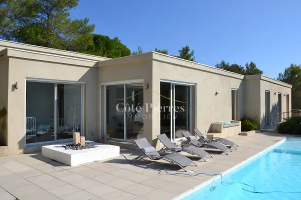 Nîmes 30000 – Vente de prestige maison/villa 6&nbsp;pièces 4&nbsp;chambres