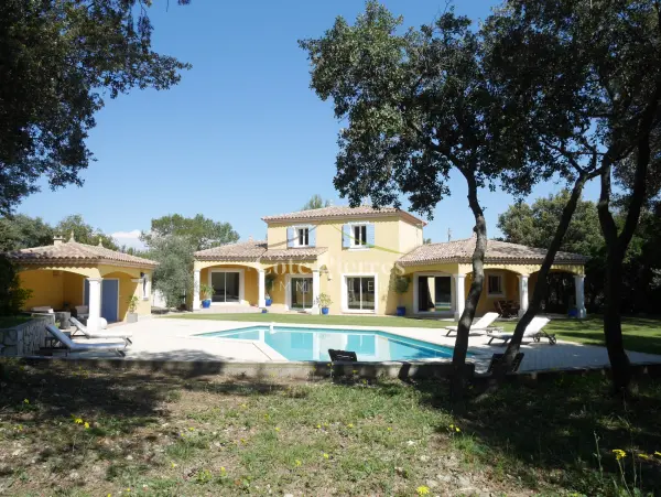 Nîmes 30900 – Vente maison/villa 6&nbsp;pièces 4&nbsp;chambres