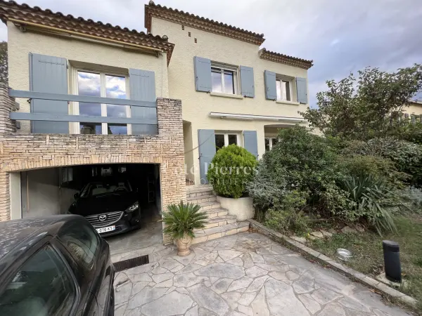 Nîmes 30900 – Vente maison/villa 6&nbsp;pièces 4&nbsp;chambres