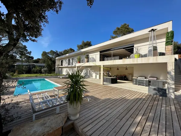 Nîmes 30900 – Vente de prestige maison/villa 5&nbsp;pièces 4&nbsp;chambres