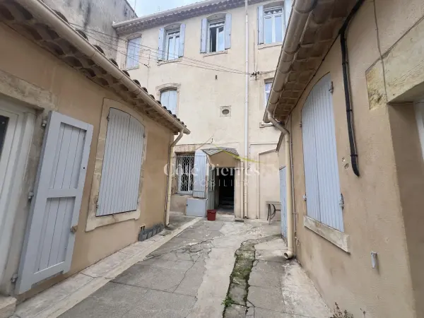 Nîmes 30900 – Vente immeuble