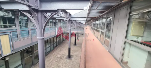 Arles 13200 – Vente local