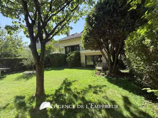 Rueil-Malmaison 92500 – Vente maison/villa 8&nbsp;pièces 5&nbsp;chambres