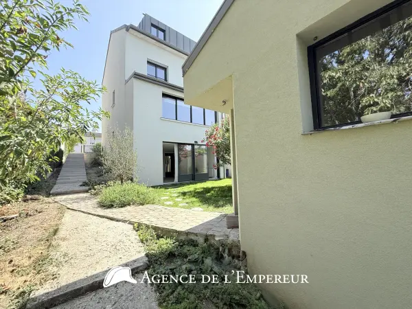 Rueil-Malmaison 92500 – Vente maison/villa 6&nbsp;pièces 4&nbsp;chambres