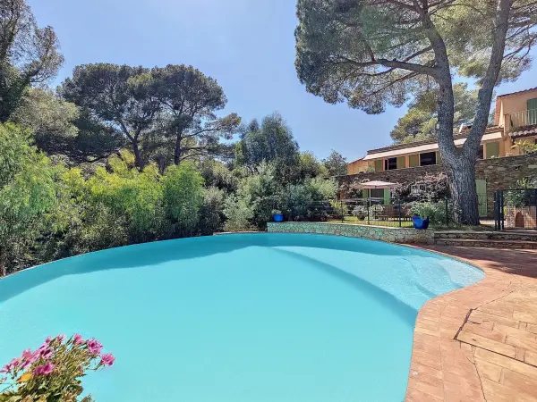 Cavalaire-sur-Mer 83240 – Vente maison/villa 14&nbsp;pièces 10&nbsp;chambres