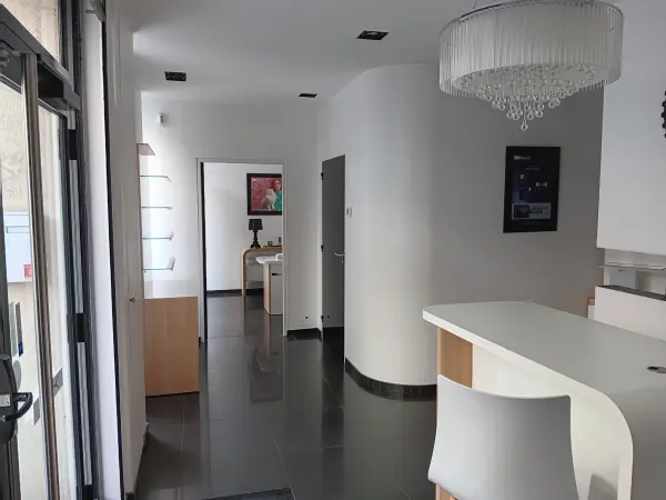 Angers 49100 – Location local