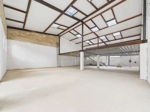 Montreuil 93100 – Location local
